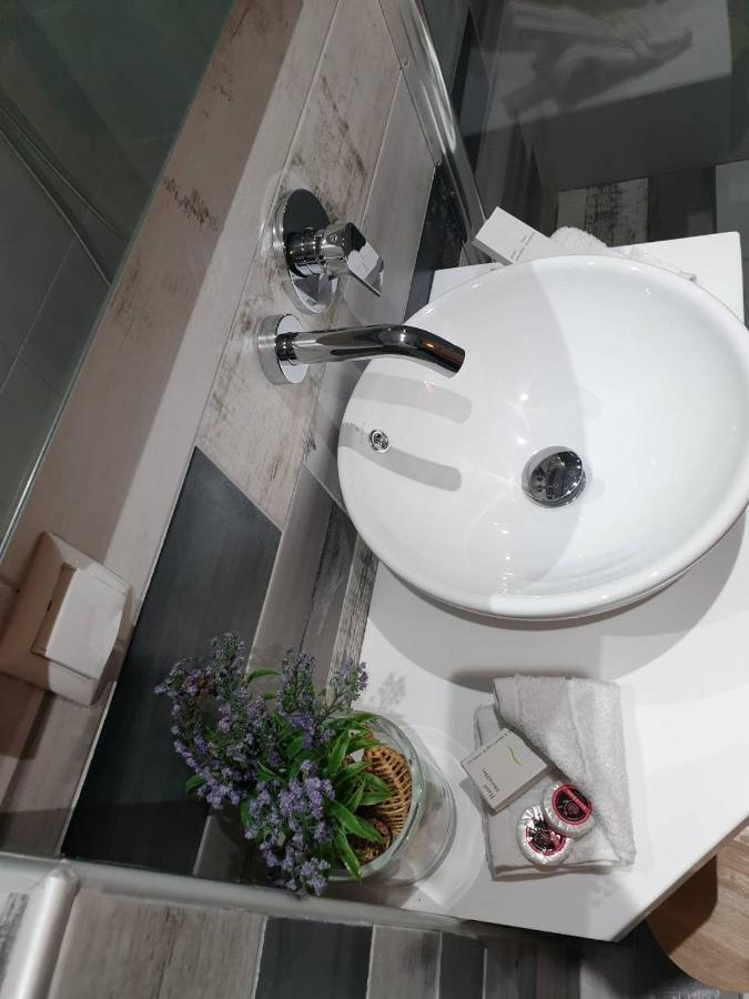 V-Suites 2 Potos Eksteriør billede